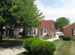 374 Kerby Rd, Grosse Pointe Farms, MI 48236