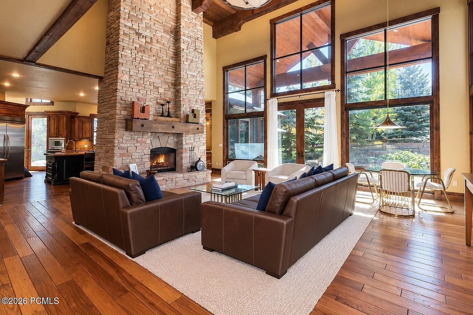 4 bed, 6.0 bath, 5238 sqft, $16,500 — Photo 4