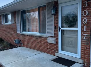 30917 Calahan Rd, Roseville, MI 48066