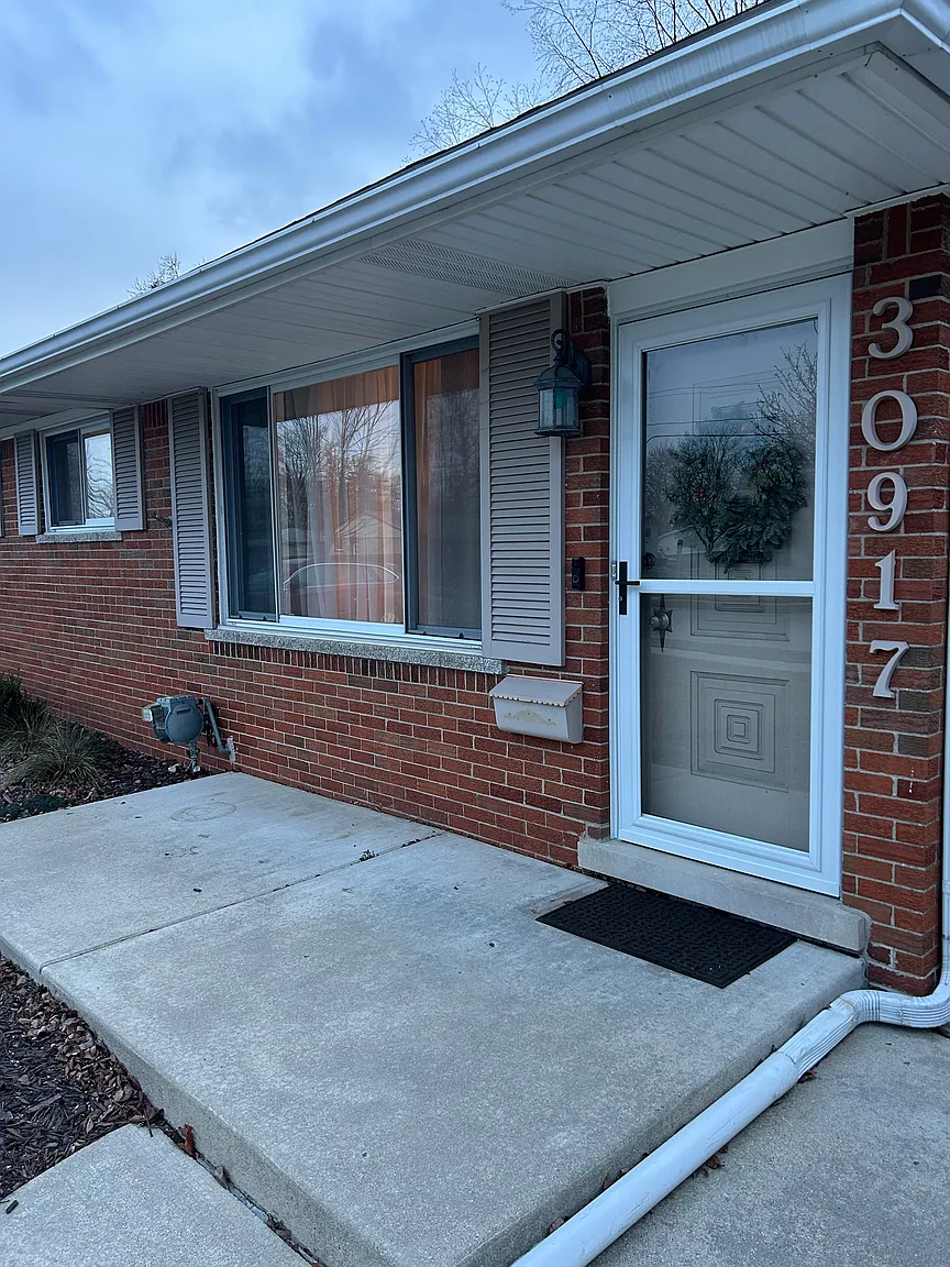 30917 Calahan Rd photo 1