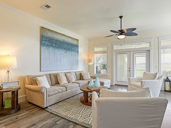 Large Living Area for Entertaining