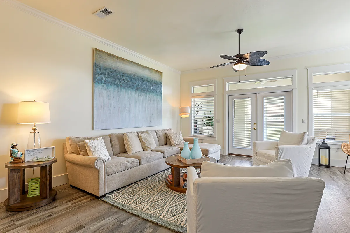 Large Living Area for Entertaining - 843 Grand Harbour E #843