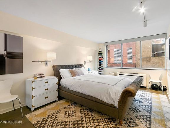 5th image of 45 W 67th St APT 8C