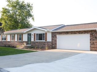 110 Boulder Dr, Gridley, IL 61744