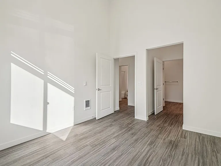 Pacific Ridge Apartments — Photo 24