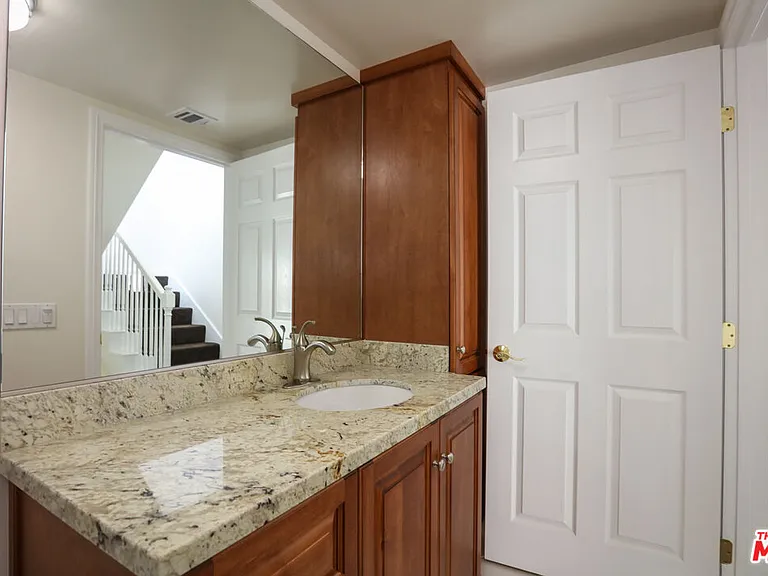 1171 Franklin St #104 — Photo 18