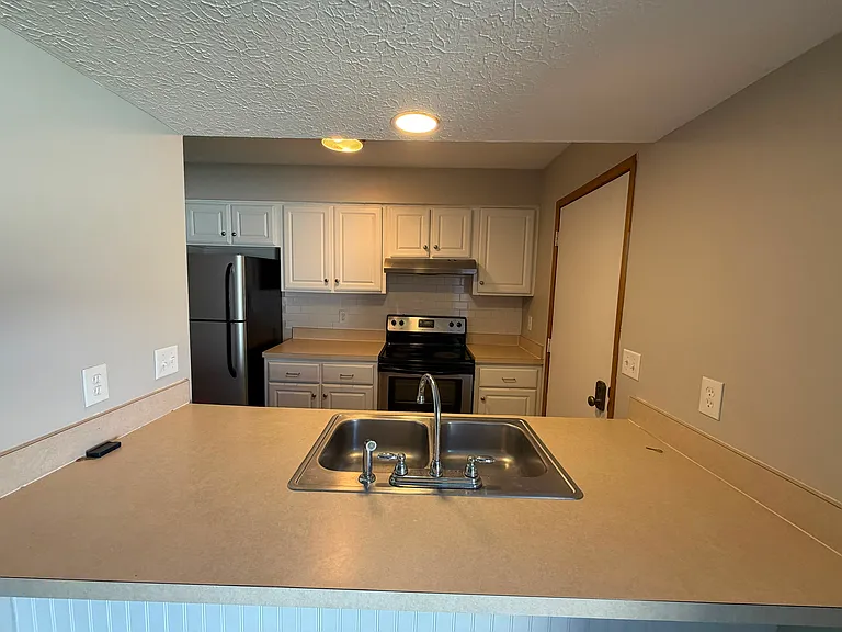 1762 Queensbridge Dr #1 — Photo 7