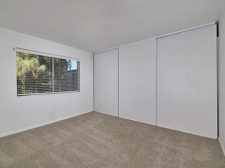 Panorama Apartments — Photo 10