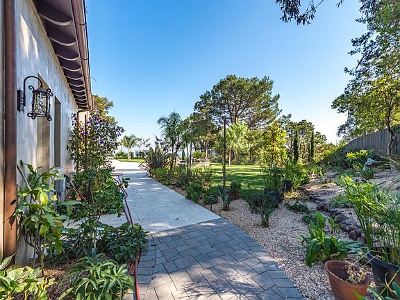 2nd image of 75 Del Monte Dr