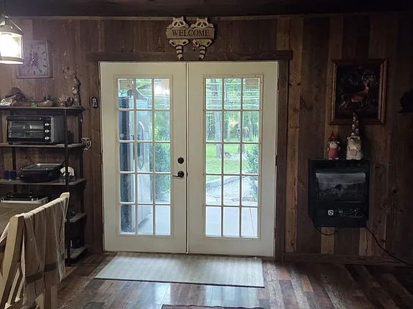 80 White Durschlag Rd, Gibbon Glade, PA 15440