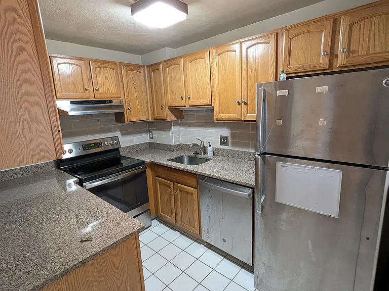 423 Broadway — Photo 11