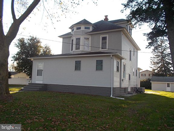 3rd image of 337 Weiner Ave