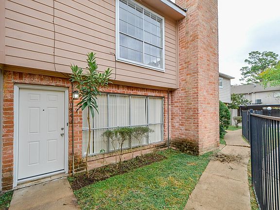 3rd image of 1853 Witte Rd #27