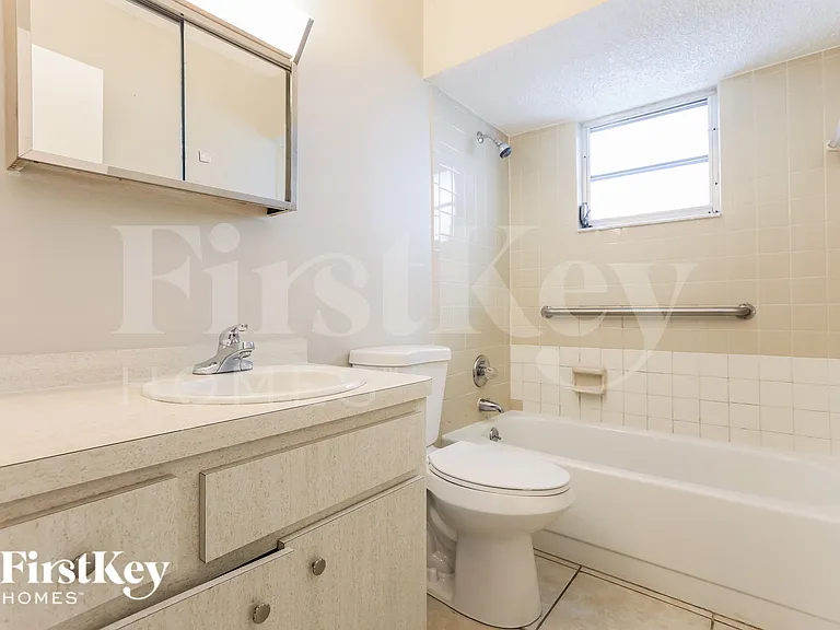 21460 Bancroft Ave — Photo 14