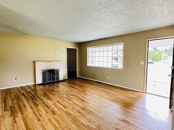 5th image of 13314 SE Alder St