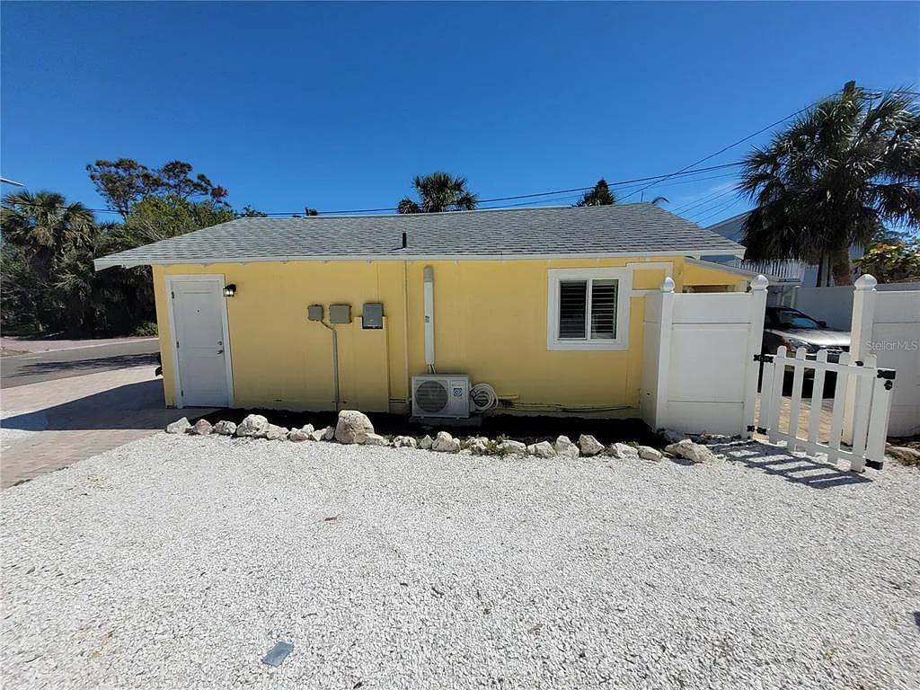 Studio, 1.0 bath, 400 sqft, $1,750 — Photo 3