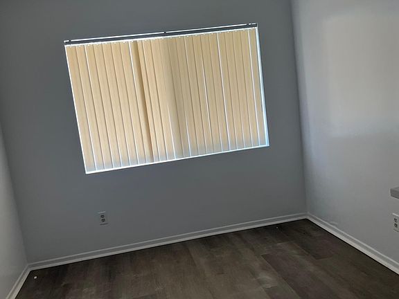 3rd image of 10615 Ohio St APT 5