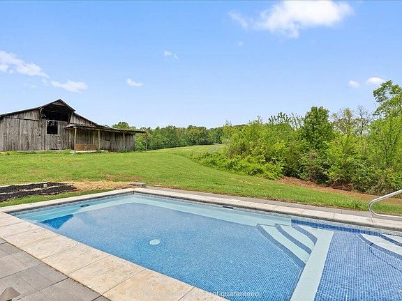 2nd image of 1058 Thorn Grove Pike