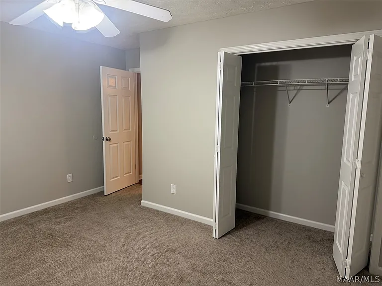 1136 Hallwood Ln — Photo 24