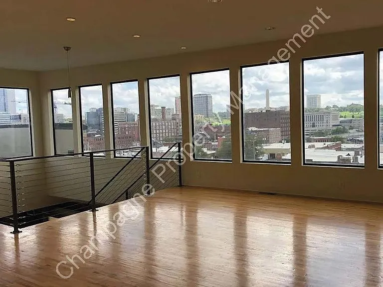 1820 Washington St — Photo 6