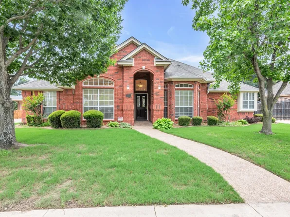 8612 Amhurst Ct, North Richland Hills, TX 76182