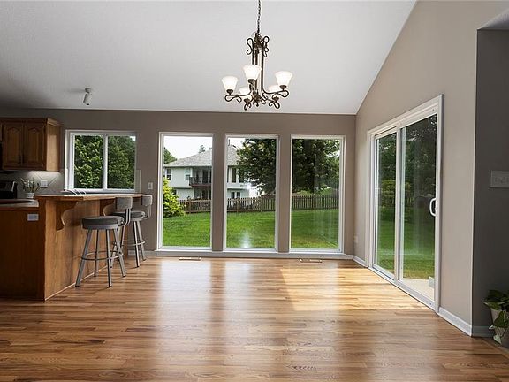 5th image of 756 Herrman Ct