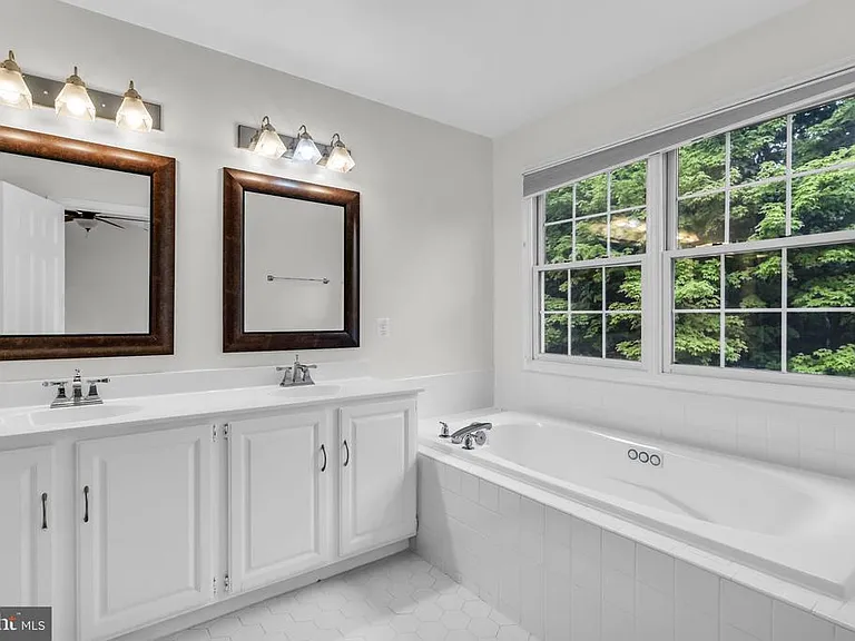 6618 Frost Lake Ln — Photo 23
