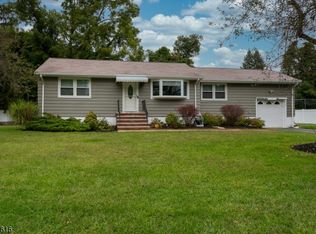 19 Laurel Pl, Fairfield, NJ 07004