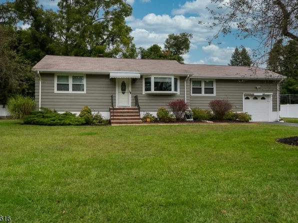 19 Laurel Pl, Fairfield, NJ 07004