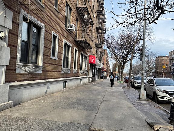 4th image of 21-24 31st St #6E