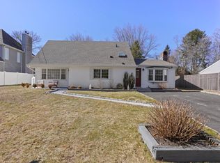 75 Harvester Rd, Fairfield, CT 06825