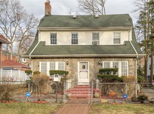 8651 Midland Pkwy, Jamaica, NY 11432