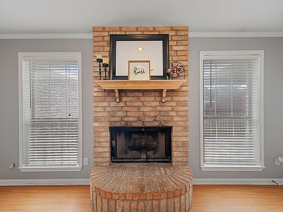 3rd image of 613 Brushy Creek Dr