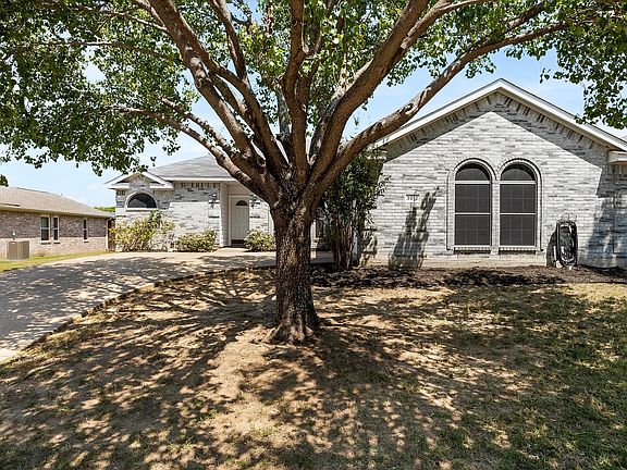 2nd image of 3512 Valley Frg