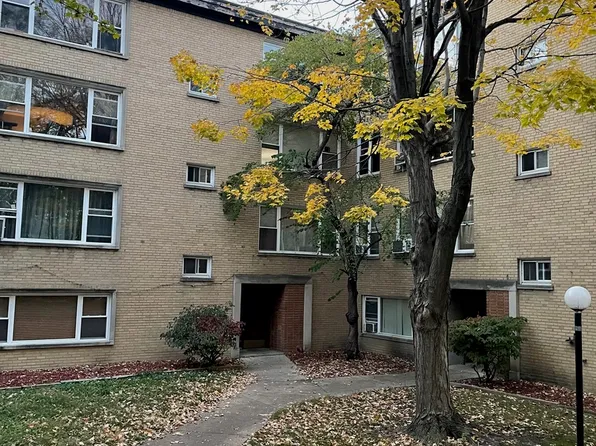 6142 N Damen Ave #2F, Chicago, IL 60659