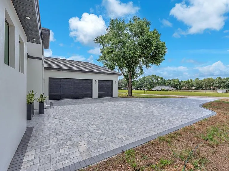 11921 Fort King Hwy — Photo 3