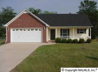 215 Cedar Creek Cir, New Market, AL 35761