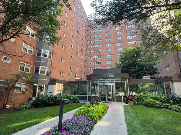 4950 N Marine Dr APT 203, Chicago, IL 60640