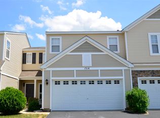 1514 Glacier Trl, Carpentersville, IL 60110