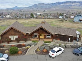 294 W Hilltop Rd, Talent, OR 97540