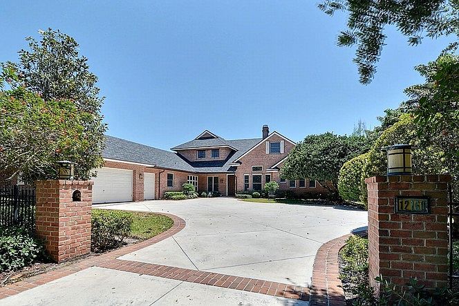 Front Of Estate/Angle