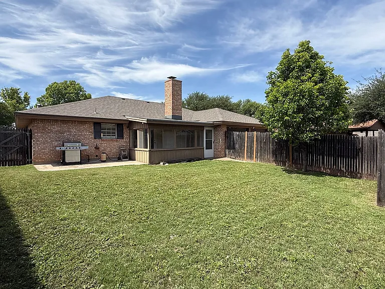 3106 Sierra Dr — Photo 19