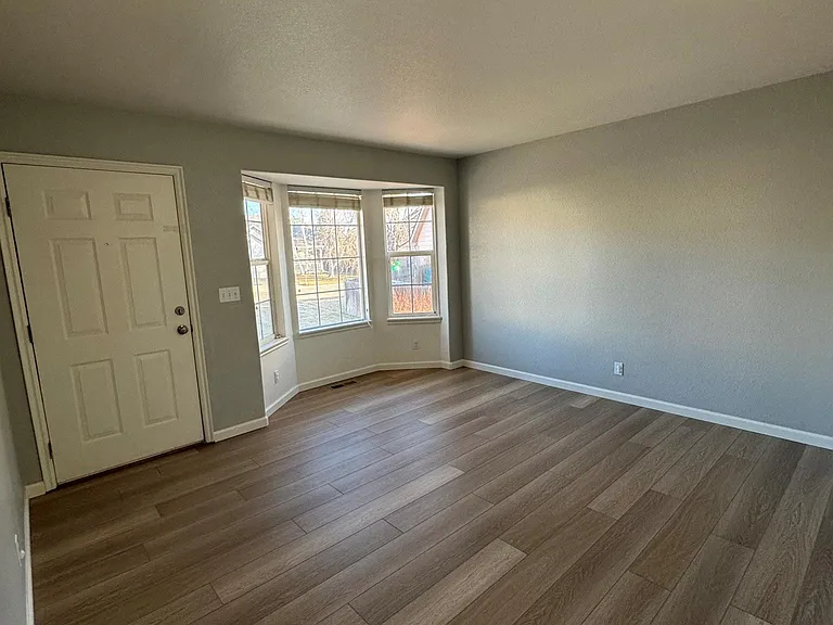 3255 E 105th Pl — Photo 3