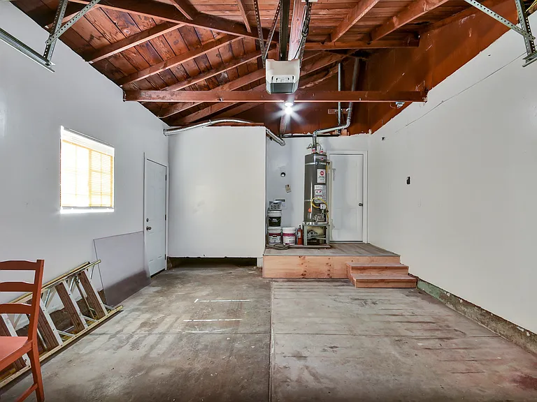 147 Wisteria Dr — Photo 36
