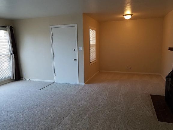 3rd image of 2763 Cypress St