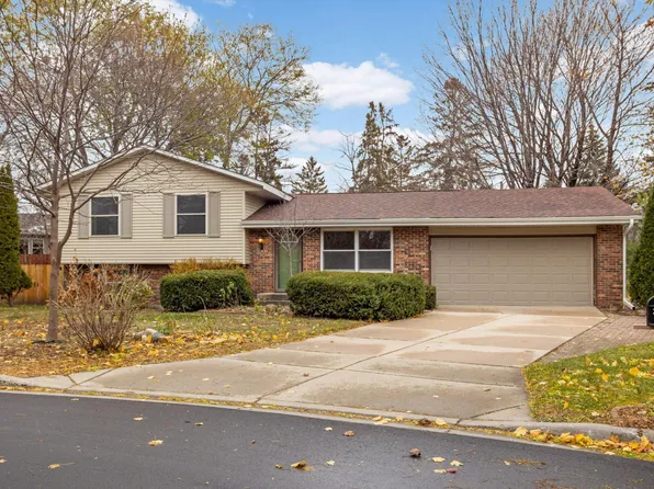 203 Muriel Blvd, West Saint Paul, MN 55118