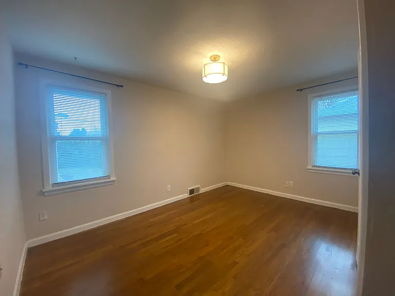 3703 W Rockwell Ave — Photo 13