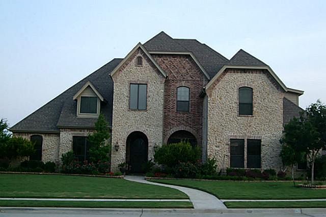 1st image of 704 Cross Timbers Dr