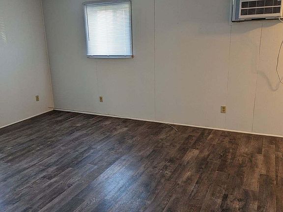4th image of 115 E Sycamore St #115