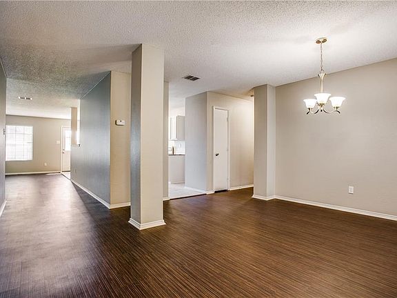 3rd image of 2810 Kernville Dr
